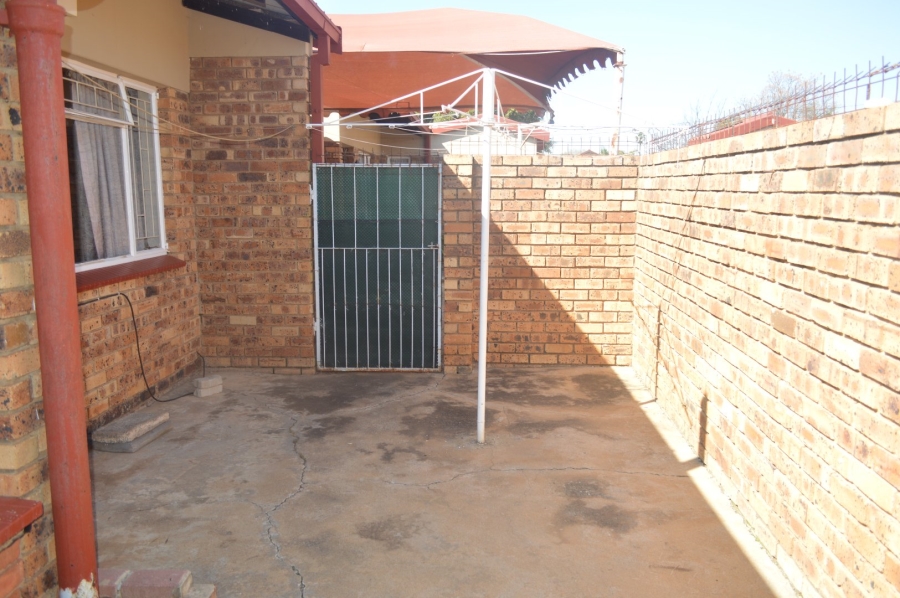 3 Bedroom Property for Sale in La Hoff North West